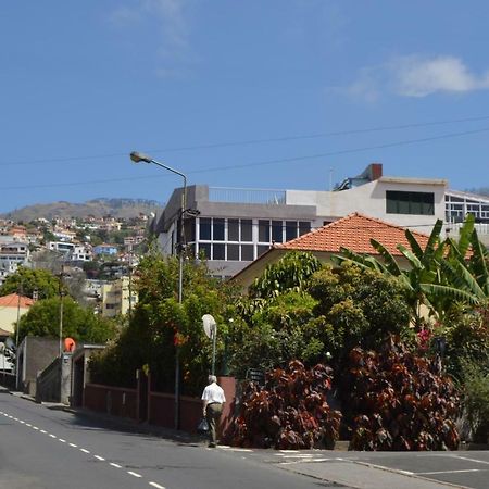 Top Floor With Balcony In Funchal Buitenkant foto