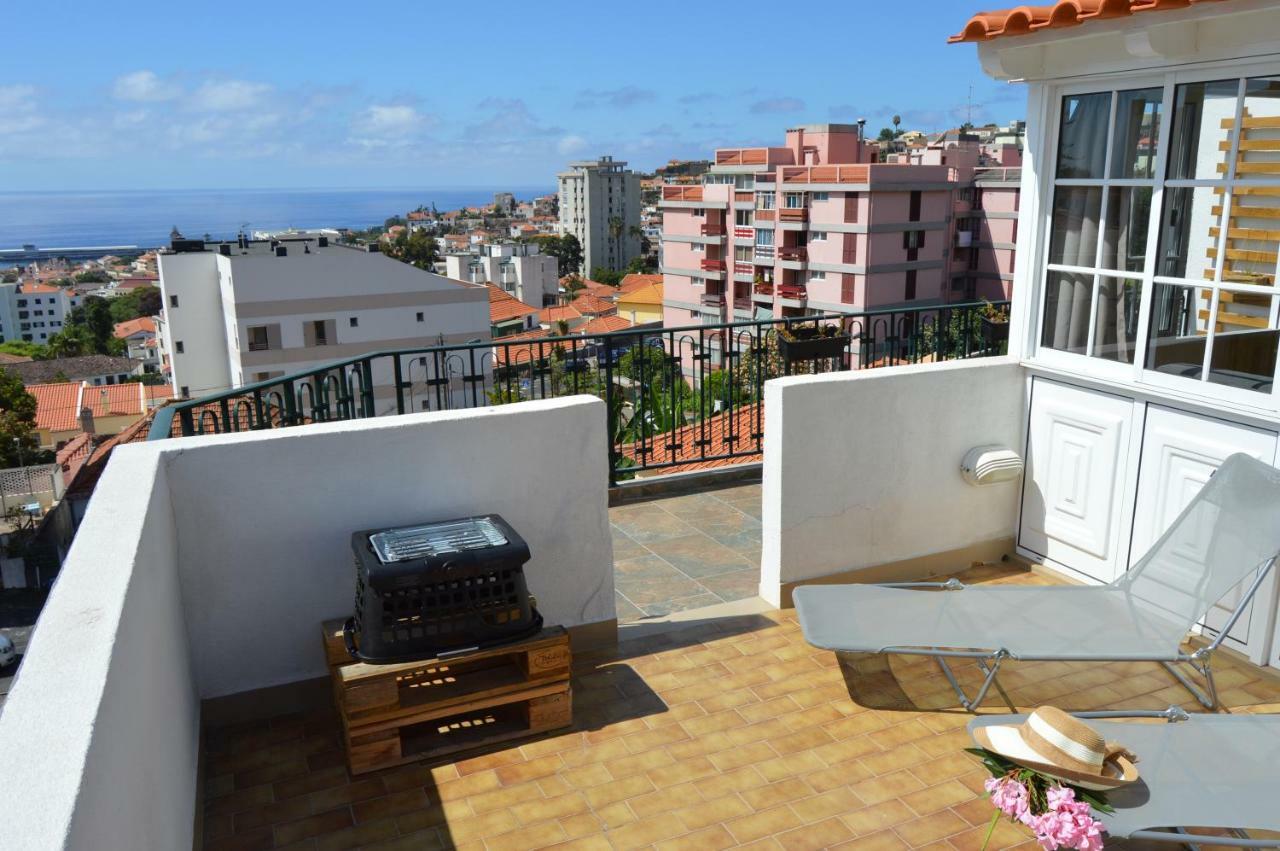 Top Floor With Balcony In Funchal Buitenkant foto