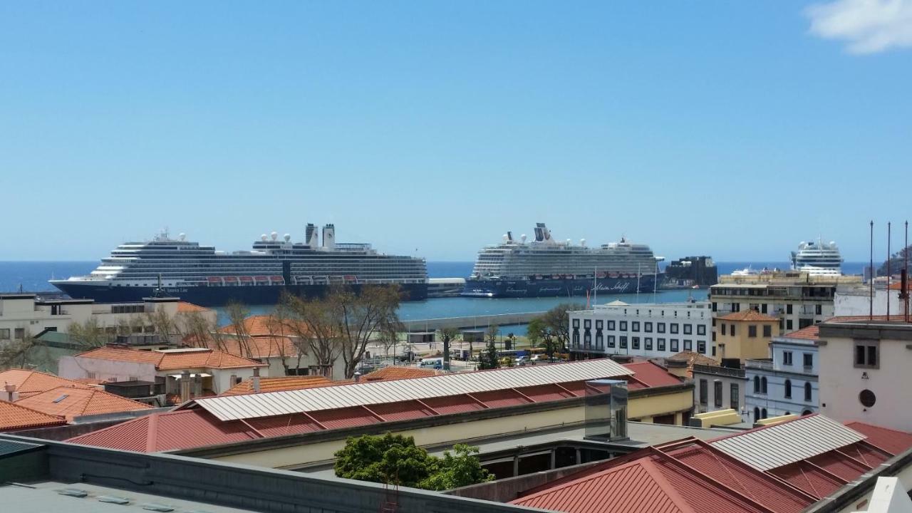 Top Floor With Balcony In Funchal Buitenkant foto